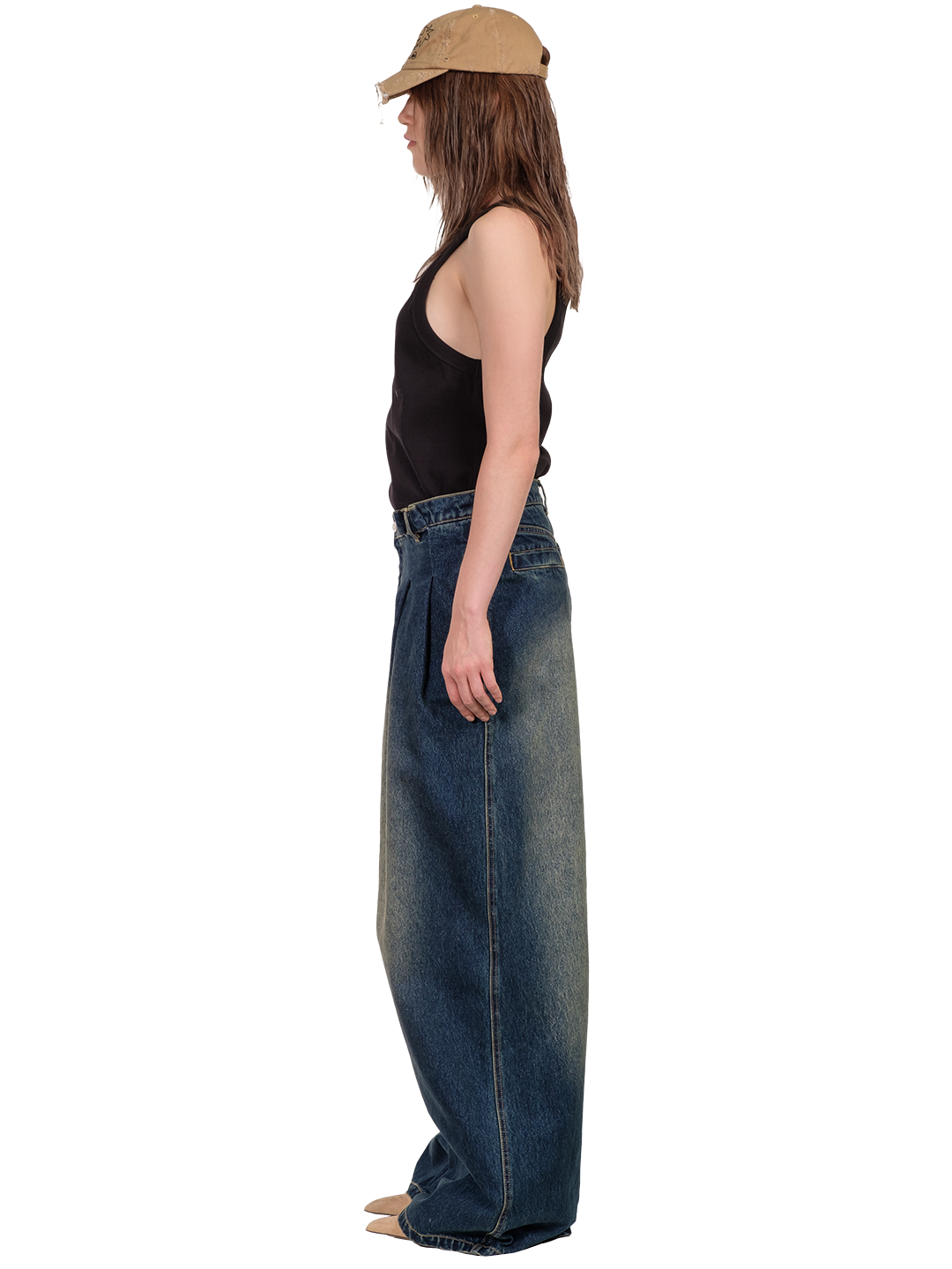 PLEATED JEANS